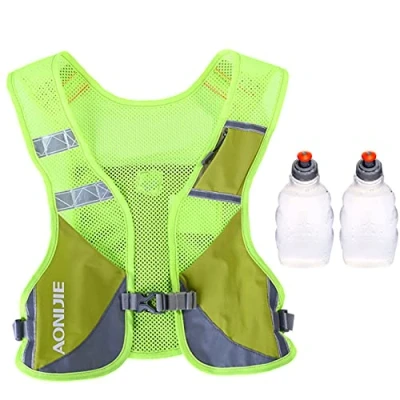 Image de Gilet de Course Réfléchissant Sac d&#039;hydratation Trail Veste Running à Dos Léger pour Marathon Randonnée Vélo (Vert avec 2 Bouteilles 250 ML)