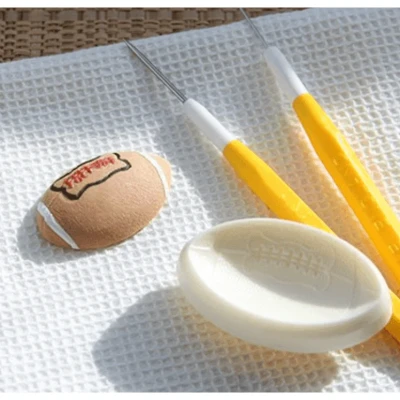 Image de JEM 1102EP007 Lot de 2 Moule en Forme Ballons Rugby pour Décoration Gâteaux, Plastique, Blanc, 6 x 3.5 cm
