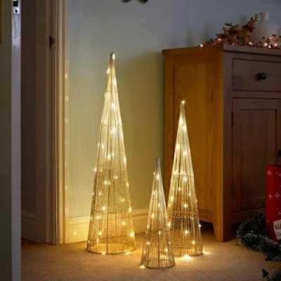 Image de Marco Paul Lot de 3 sapins Noël en forme cône lumineux doré à DEL Décorations festives pré éclairées Décoration d&#039;intérieur pyramide métal
