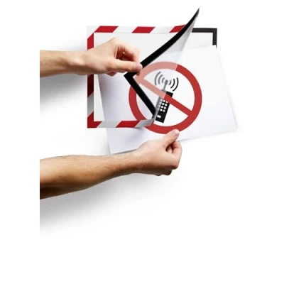 Image de Durable 4944132 Duraframe Security Pochette Cadre d&#039;Affichage Dos Adhésif pour Document A4 Bicolore Rouge/Blanc Sachet de 2