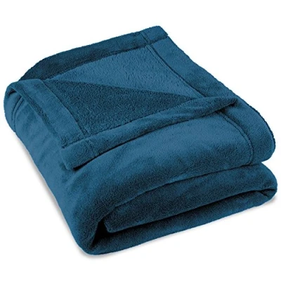 Image de CelinaTex Couverture Moelleuse 150 x 200 cm Bleu canapé Chaud Salon Douce Microfibre Polaire Oeko TEX Montreal