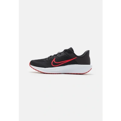 Image de Nike Performance Quest 6 Chaussures de running neutres, Homme, Taille: 45, Black/white/university red/dark smoke grey Tissu / matière synthétique