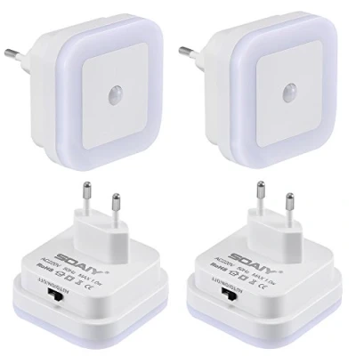 Image de SOAIY Lot de 4 LED Veilleuse avec détecteur mouvement Capteur crépusculaire Auto/Prise On/Off économie d&#039;énergie Lumière PIR Lampe d&#039;orientation Blanc Chaud Escalier…
