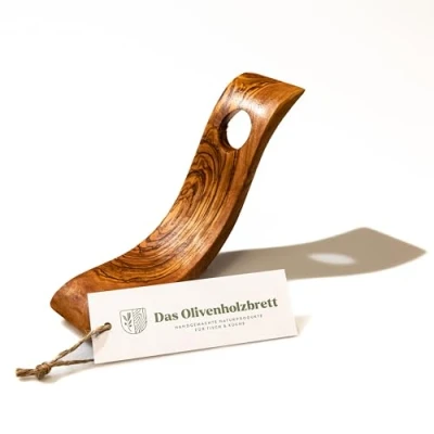 Image de das Olivenholzbrett Range Bouteilles Swinging en S Forme Bois D&#039;Olivier 15cm