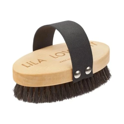Image de BROSSE à POIL COURT POUR CHIENS avec poils en crin de cheval et laiton, du bois hêtre issu forêts gérées durablement, Made in Germany, À LILA LOVES IT