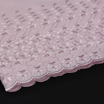 Image de Discover Direct Broderie anglaise avec double bord festonné en polyester et coton vendu au mètre Rose bébé Largeur 150 cm