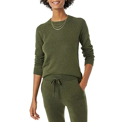 Image de Amazon Essentials Pull Ras du Cou Coupe Classique à Manches Longues Doux Au Toucher Femme, Vert Olive Foncé, S