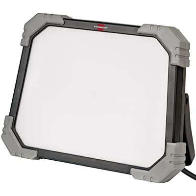 Image de Brennenstuhl 1171580030 A1947101631171580030 Foco LED portátil antideslumbrante para obra DINORA, IP54 con toma de corriente (8300 lm), Multicolore