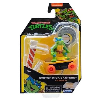 Image de TMNT Jouet Skateur acrobatique Gyro Leonardo 7 cm Tortue Ninja Edition Classique. Effectue des Tours de Skate et atterris sur Les Quatre Roues à Chaque Fois !