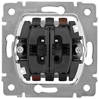Image de Interrupteur LEGRAND Double échange Va et vient Blanc 10A 460W