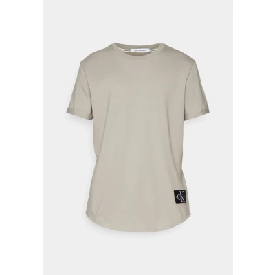 Image de Calvin Klein Jeans Badge TURN UP Sleeve Tshirt basique, Homme, Taille: XXS, Elephant skin