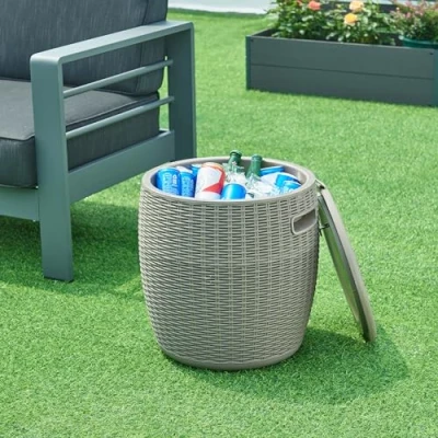 Image de casa.pro Tabouret de Jardin Table d&#039;Appoint pour Extérieur avec Glacière Seau à Glace Capacité 37 L 100 kg Résistant Poignées Polypropylène 44 x 40 cm Marron Clair