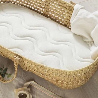 Image de Kadolis Matelas couffin Aloe R 76x30x5 cm Convient aux landaus et couffins Forme Ovale Mousse avec Housse Amovible Lavable Certifié OekoTex