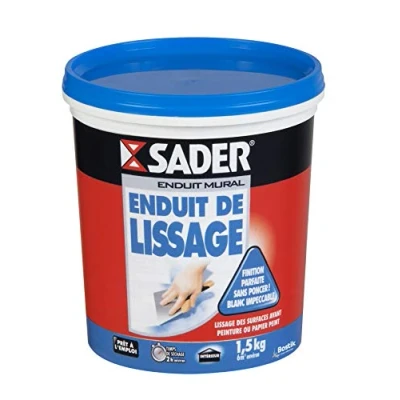 Image de Sader Enduit de Lissage Mur Prêt à l&#039;Emploi en Pâte Intérieur et Plafond Utilisable comme Joint Plaque Plâtre, Rebouche Trou Jusqu&#039;à 2 mm Bouche Pore Bois Blanc 1 Pot 1,5 kg