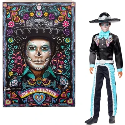 Image de Barbie Día de Muertos 2024 Poupée Signature Ken à Collectionner en Costume Noir avec Touches Bleu Ciel, Chapeau et Ceinture, HRM73