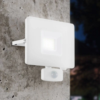 Image de Eglo Projecteur Extérieur Led Faedo 3 1 Lampe Extérieure avec Détecteur de Mouvement Applique Murale en Aluminium Couleur : Blanc Verre Transparent 30 W Ip44