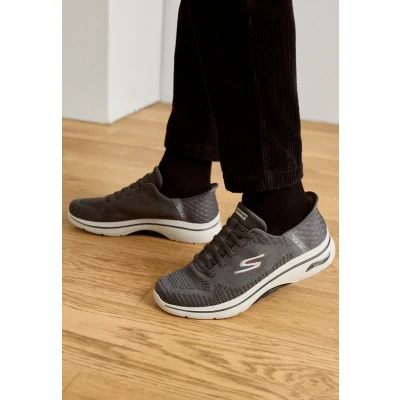 Image de Skechers Performance GO WALK ARCH FIT 2.0 Chaussures de course, Homme, Taille: 42, Charcoal/red Textile