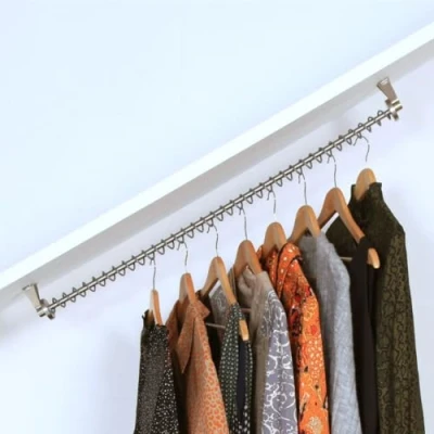 Image de Zebedee Tringle Sous Pente/Barre Penderie Inclinée N&#039;importe Quel Angle Pour Dressing Pente, Meuble Comble et Rangement Escalier (900 mm)