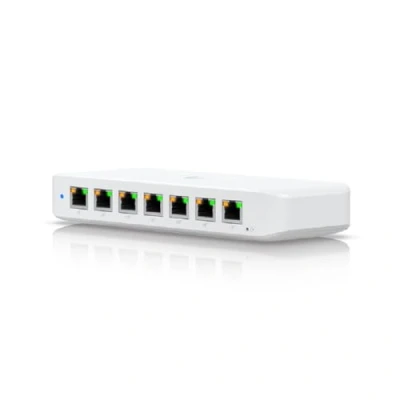 Image de Ubiquiti Ultra 210W 8 Port Managed Switch 8X Gigabit Ethernet (7X PoE), 1x PoE (zur Stromversorgung), AC Adapter