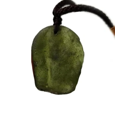 Image de TAMHOPE Collier de Pierre Brute météore tchèque moldavite, Pendentif en Cristal Aerolites (Vert, irrégulière)