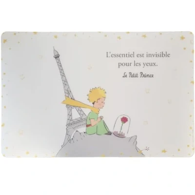 Image de Set de Table Le Petit Prince à Paris Assis près la Tour Eiffel et contemplant sa Rose Fond Blanc avec des étoiles Tout Autour