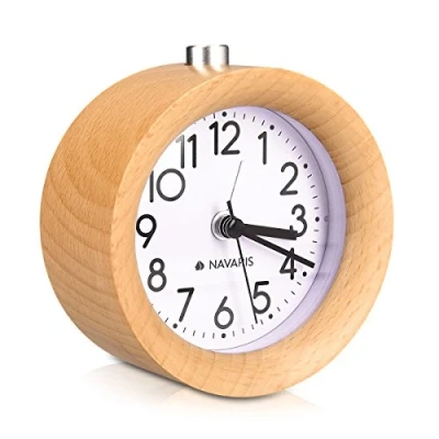 Image de Navaris Horloge Réveil en Bois analogique Classique Rond Naturel à Aiguilles avec Fonction Alarme Snooze et lumière