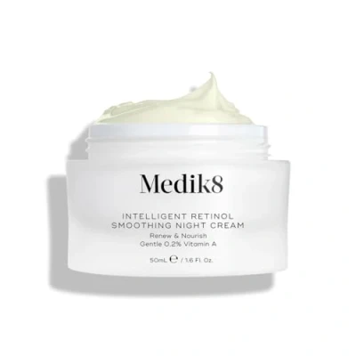 Image de Medik8 Crème de nuit lissante intelligente au rétinol avec vitamine A Renew &amp; Nourish (50 ml)