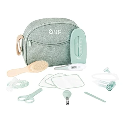 Image de Babymoov Trousse de Soin Bébé EcoResponsable 10 Accessoires dont Brosse Bois avec Poils naturels, Lingettes Réutilisable, Thermomètre digital, bain Tissu recyclé Vert d&#039;eau