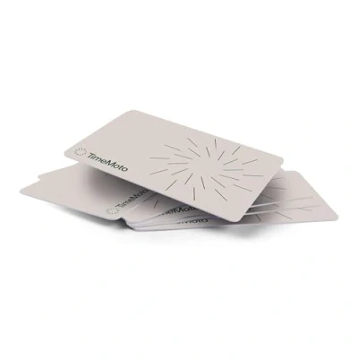 Image de Badges RFID TimeMoto RF—100, lot de 25, compatibles avec les modèles badgeuse TimeMoto, compacts, format carte crédit, fréquence 125 kHz, distance détection 7 cm