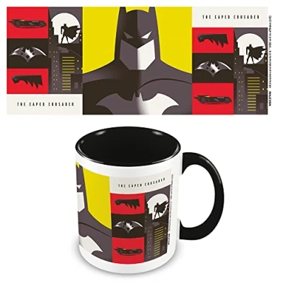 Image de Pyramid International Mug Batman (The Caped Crusader Design) dans une boîte cadeau de présentation, tasse à café Warner Bros 100th Anniversary 325 ml Pour homme et femme Produit officiel