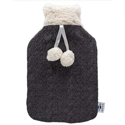Image de Bouillotte avec housse duveteuse de luxe et fermeture totale axion peluche noir blanc pompons En caoutchouc naturel pour thermothérapie Idée cadeau bien s’endormir