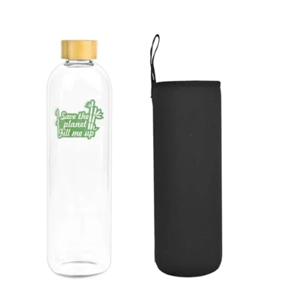 Image de Bouteille d&#039;eau en verre Borosilicate avec couvercle bambou 1,5 l 1 500 ml housse néoprène noir écologique Save the planet fill me up recyclable réutilisable sans toxique BPA