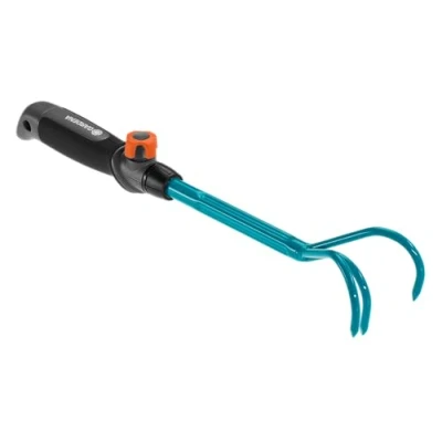 Image de griffe piocheuse Combisystem de Gardena : à 3 dents pour ameublir et aérer le sol, largeur travail 7 cm, poignée ergonomique, protection contre la corrosion (8921 20)
