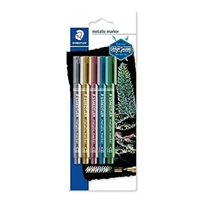 Image de Staedtler Metallic Marker, Feutres à Encre métallique pour loisirs créatifs et écriture stylisée, pigmentée base d&#039;eau, Largeur de trait 1 2 mm, Étui blister avec 5 couleurs, 8323 S BK5S