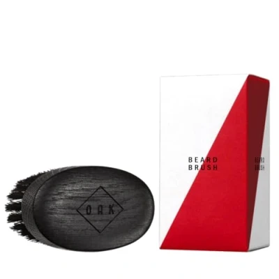 Image de OAK BEARD BRUSH I Brosse à barbe (92 x 51 mm): met en forme la et l‘assouplit. Stylisation de pour les hommes portant une pleine. Conception produit primée Berlin.