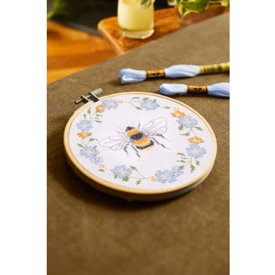 Image de DMC La reine des abeilles par Jo Aston Kit point de croix intermédiaire